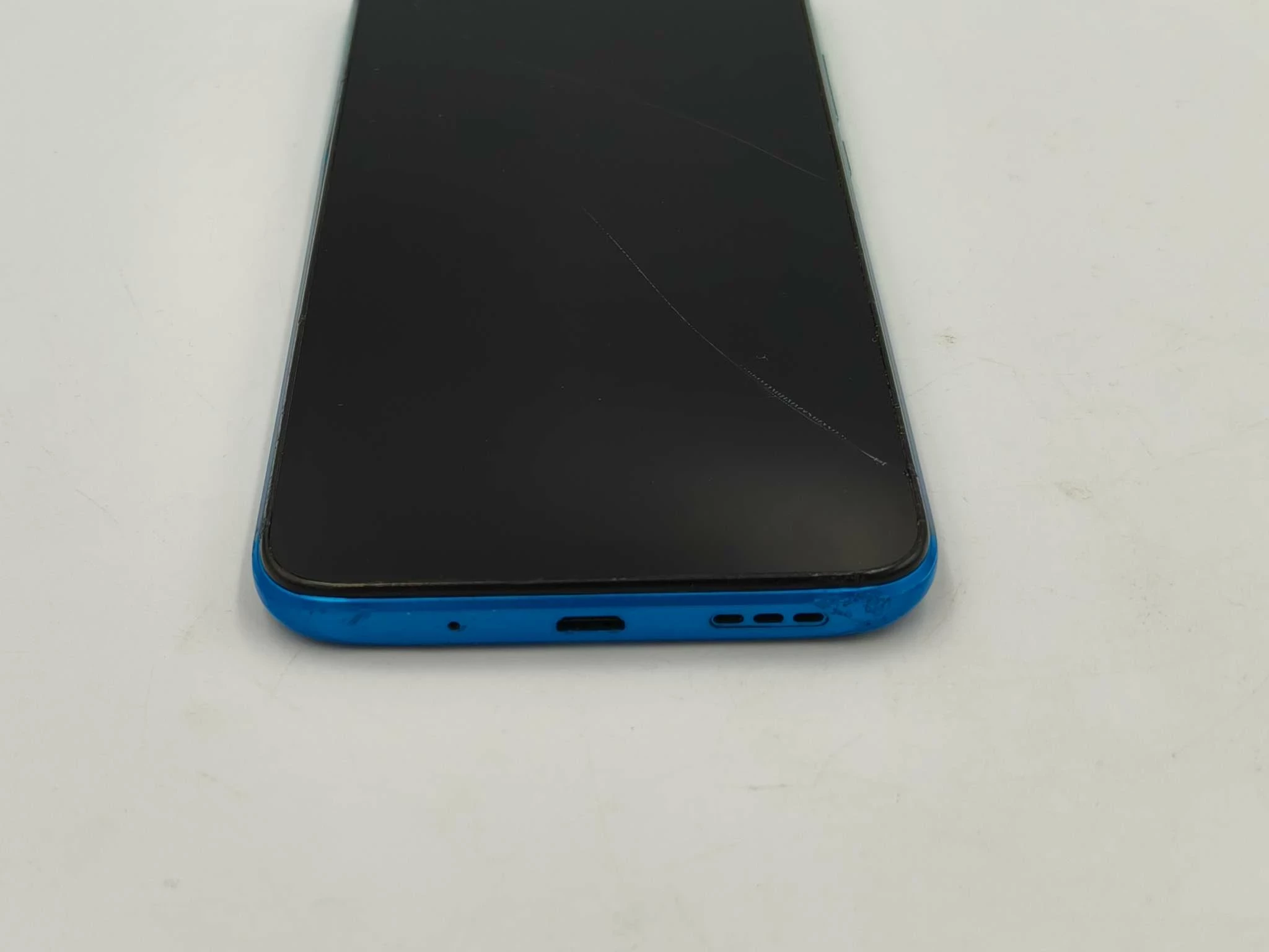 telefon-xiaomi-redmi-9a-232gb-zbity-ekran-i-szklo-aparatu-pamiec-ram-202865-214129