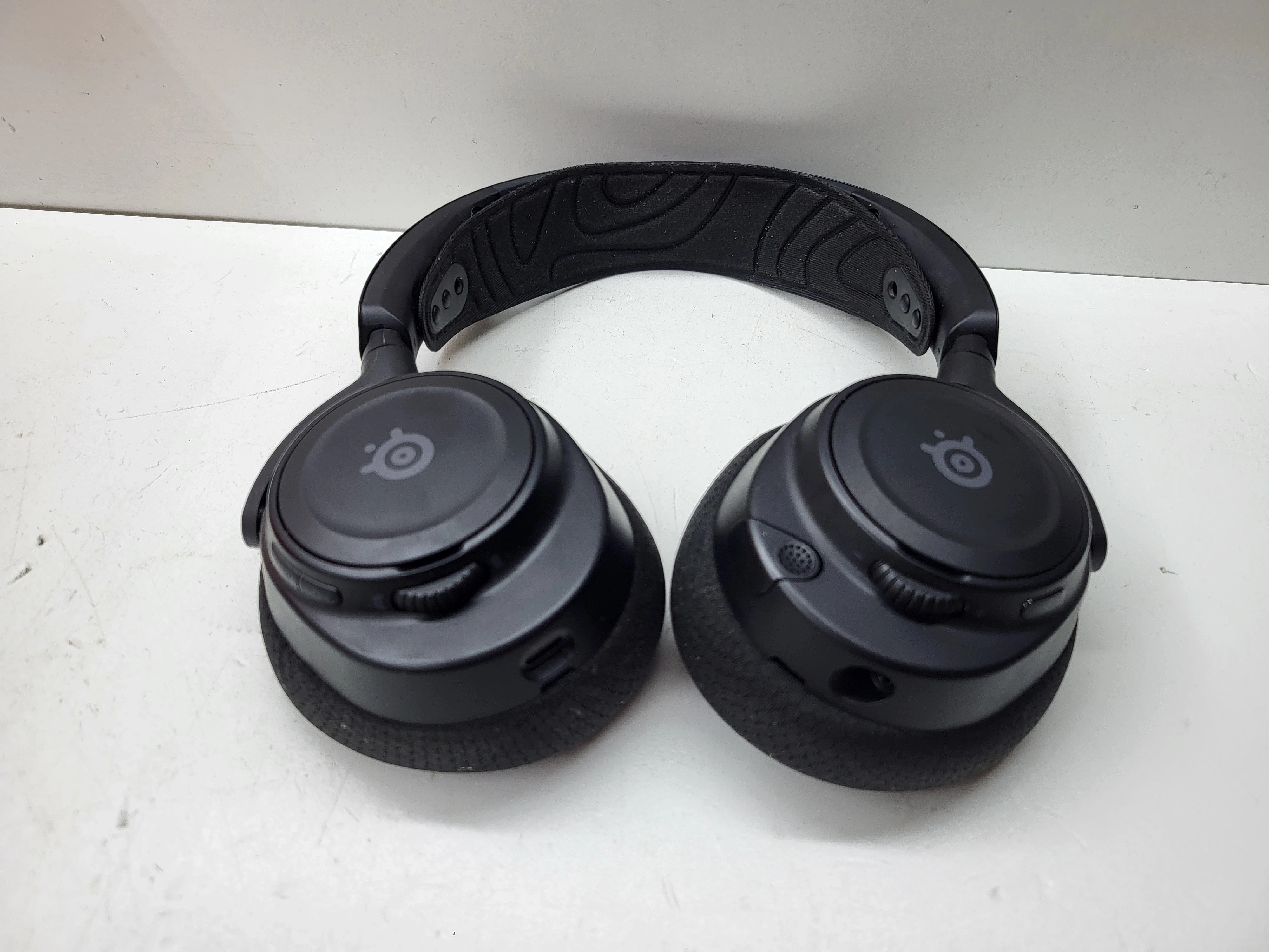 sluchawki-steelseries-arctis-nova-7-komplet-kod-producenta-61559