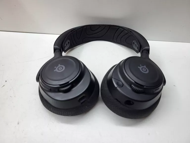 sluchawki-steelseries-arctis-nova-7-komplet-kod-producenta-61559