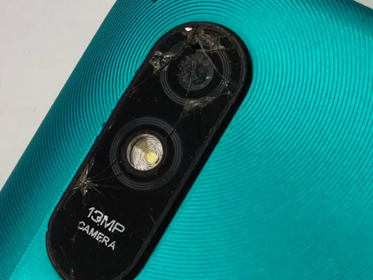 telefon-xiaomi-redmi-9a-232gb-zbity-ekran-i-szklo-aparatu-przekatna-ekranu-653