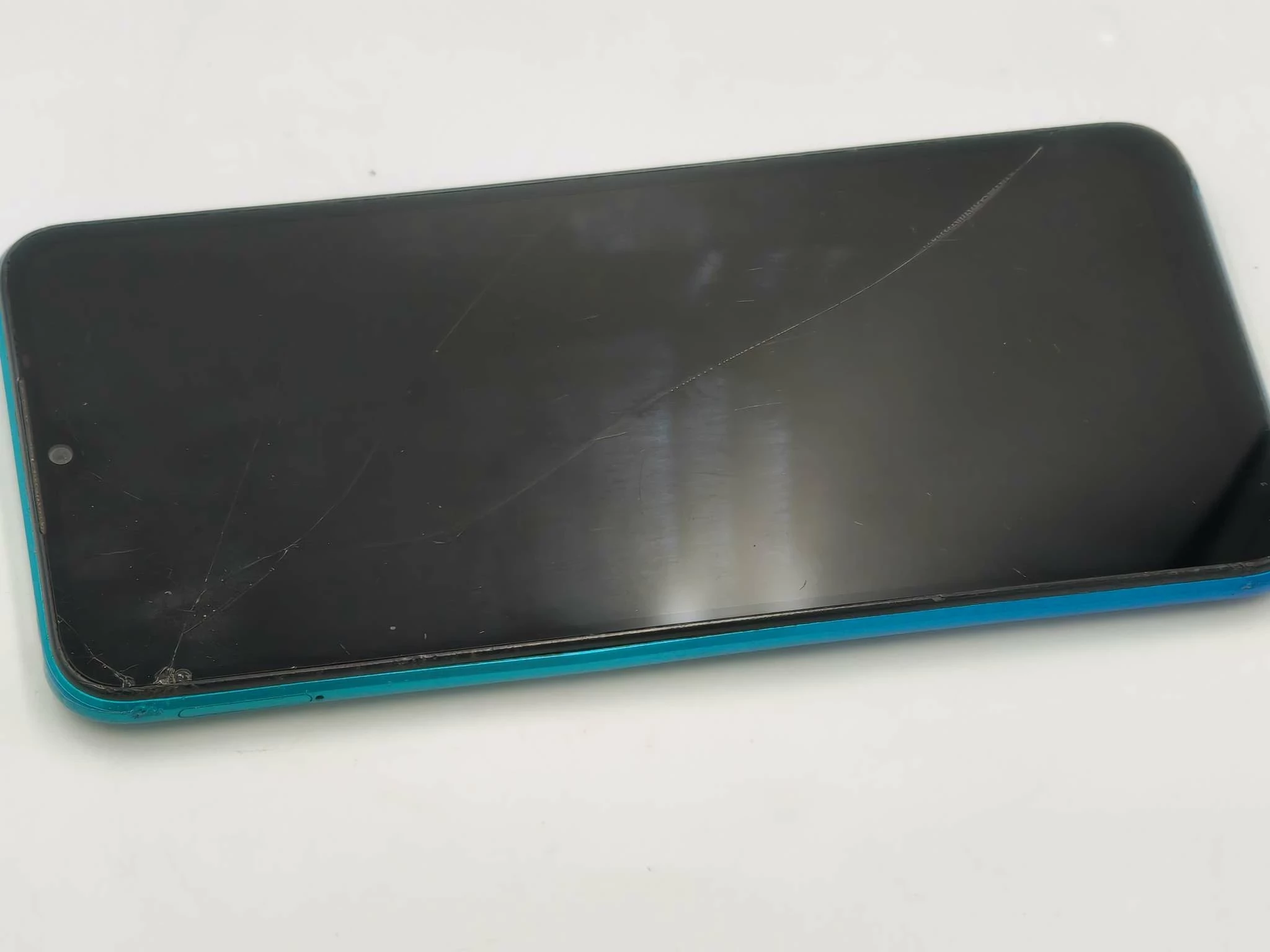 telefon-xiaomi-redmi-9a-232gb-zbity-ekran-i-szklo-aparatu-typ-202685-212929