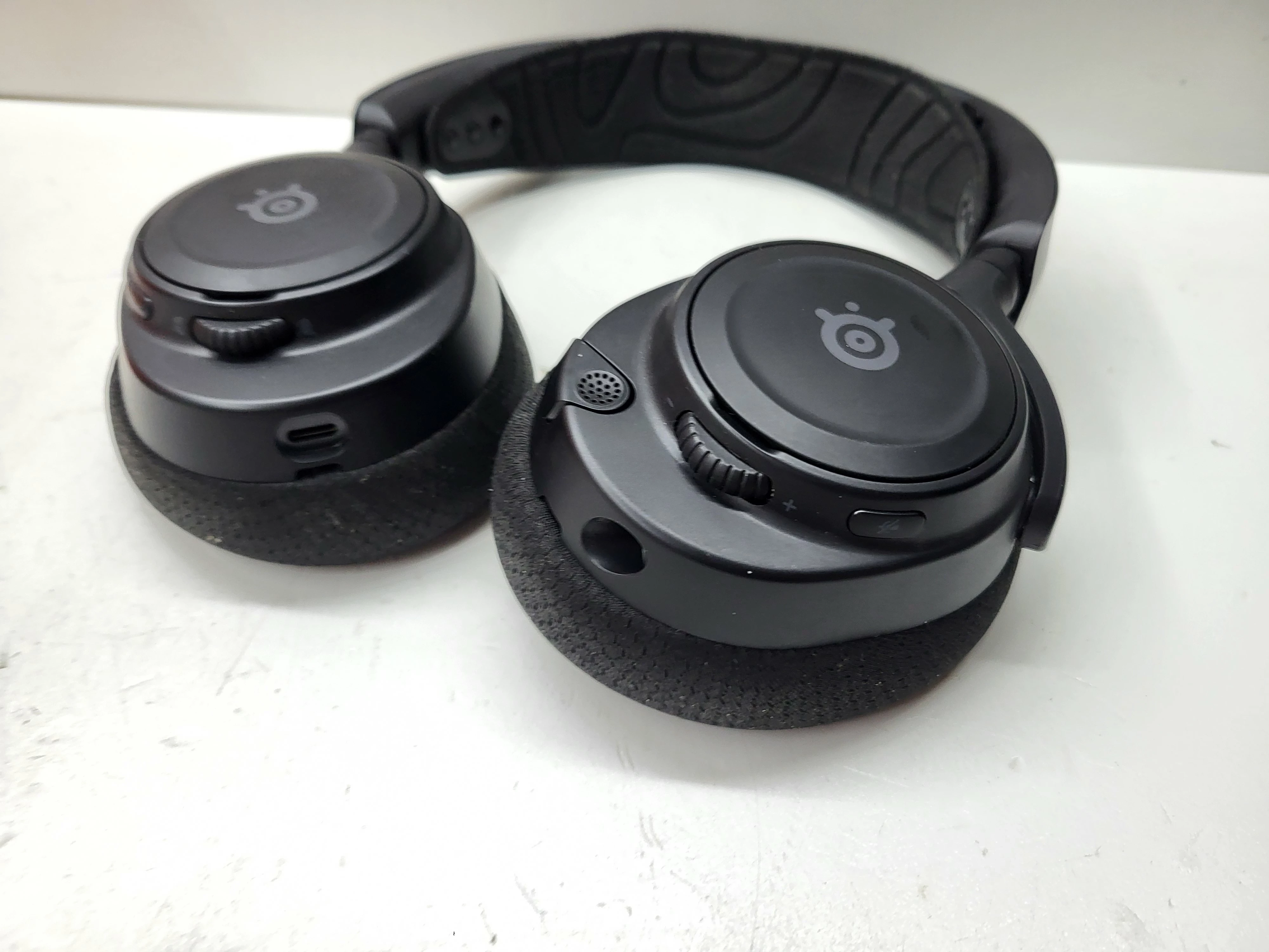 sluchawki-steelseries-arctis-nova-7-komplet-model-arctis-nova-7