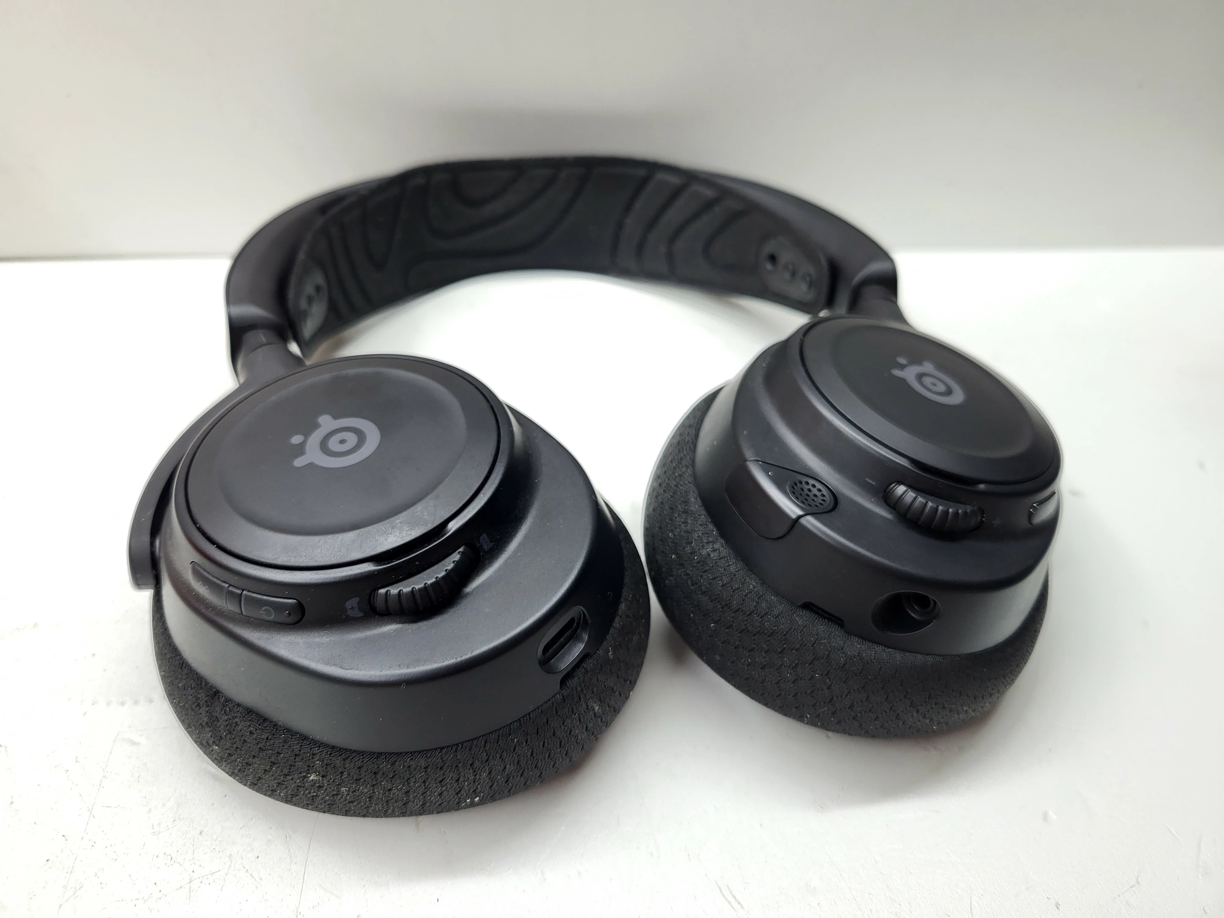 sluchawki-steelseries-arctis-nova-7-komplet-stan-11323-2