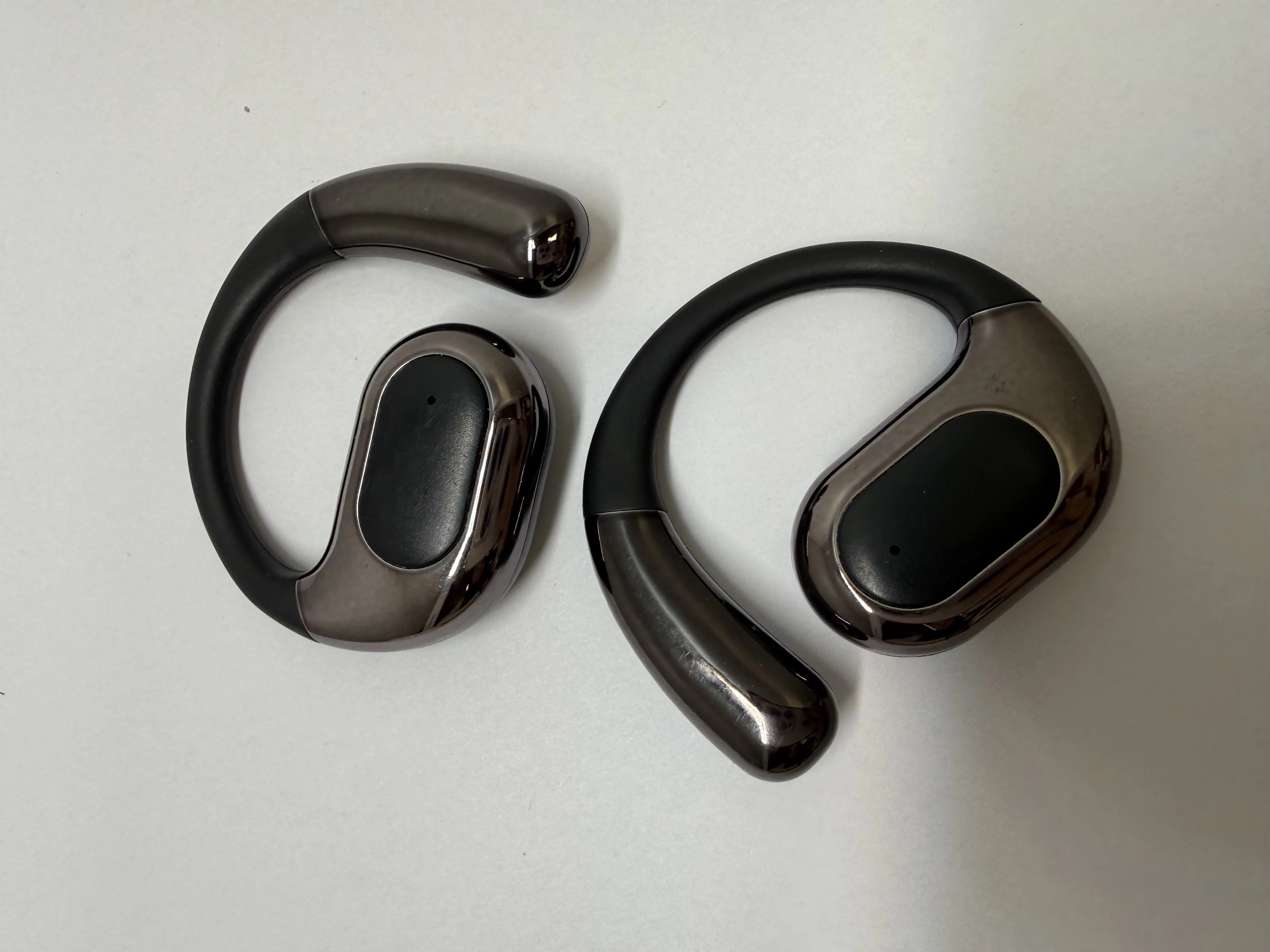 sluchawki-bezprzewodowe-zauszne-kolor-dominujacy-129357-3