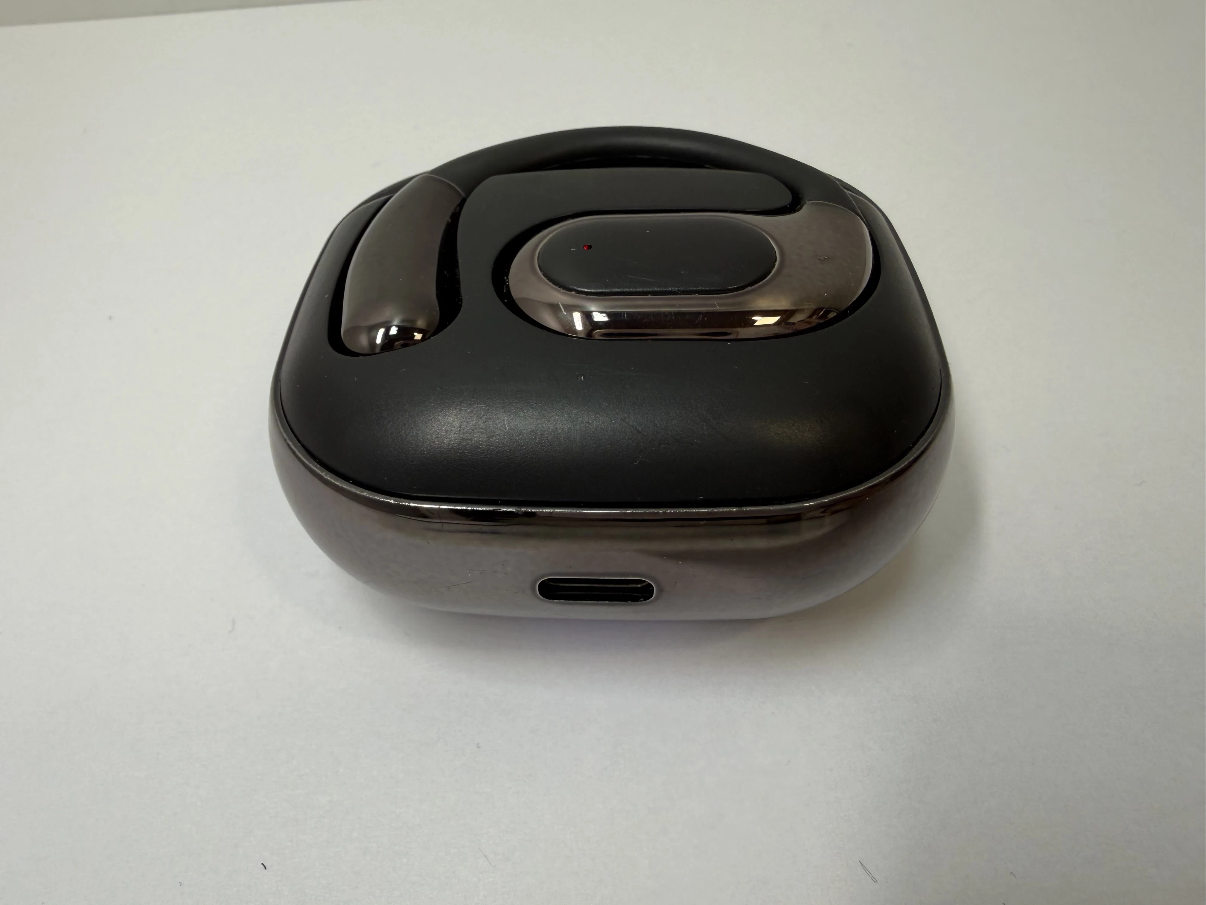 sluchawki-bezprzewodowe-zauszne-osiedle-centrum-d1-krakow