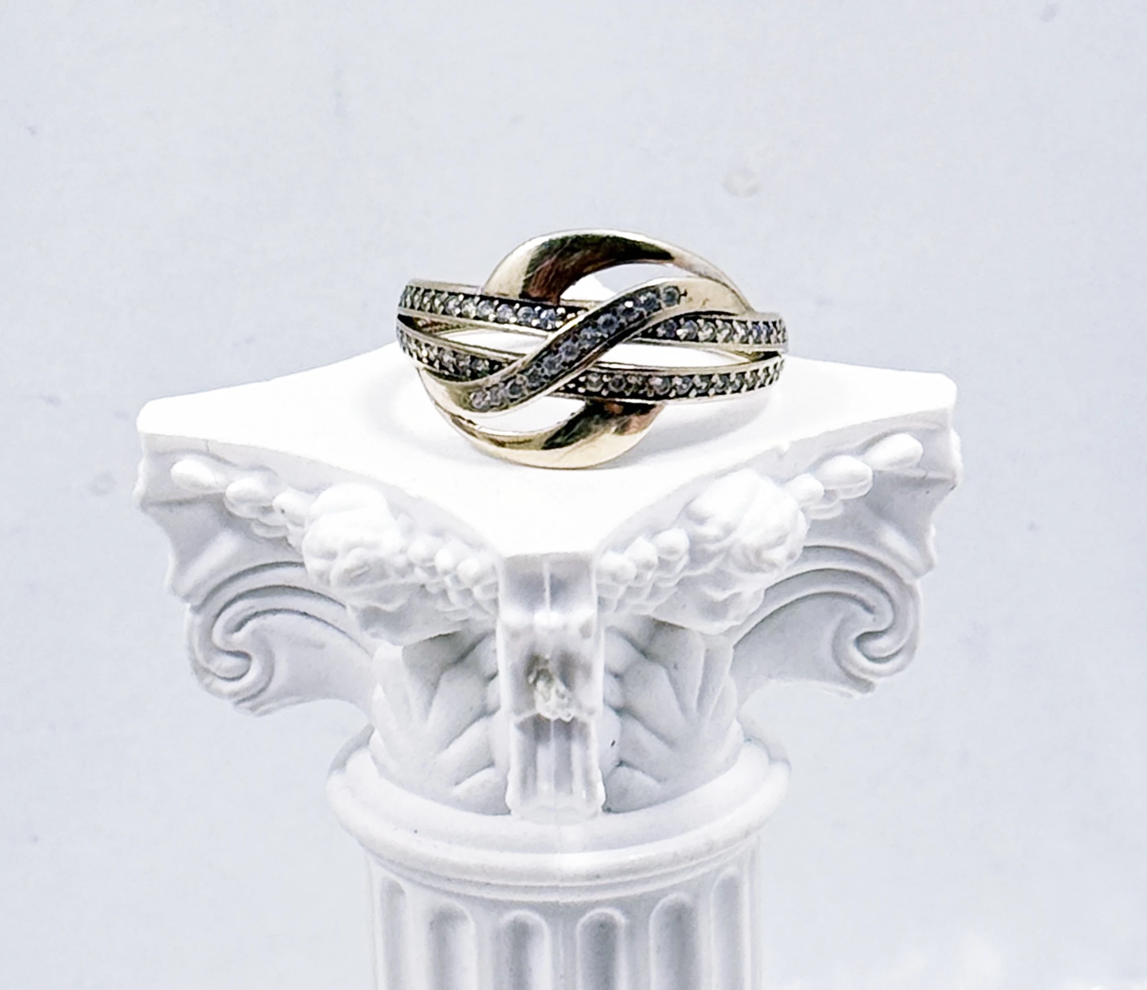 sliczny-zloty-pierscionek-z-cyrkoniami-8-karatow-r17-kosciuszki-159-wroclaw-gracja