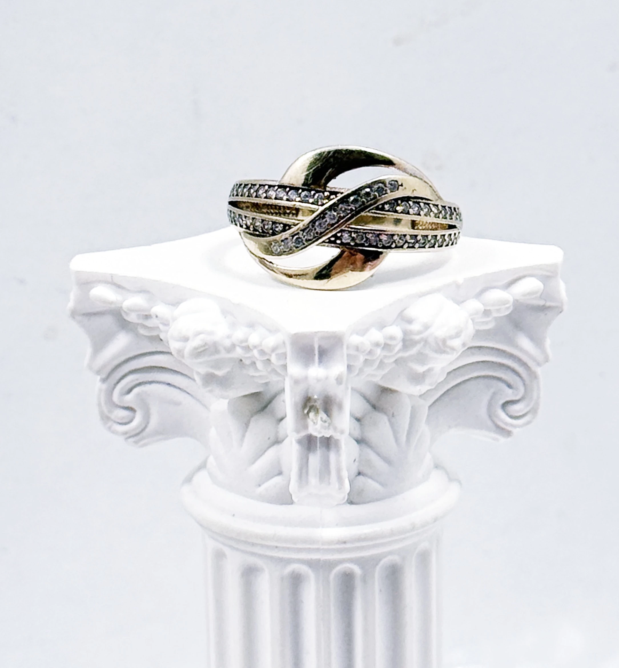 sliczny-zloty-pierscionek-z-cyrkoniami-8-karatow-r17-stan-11323-2