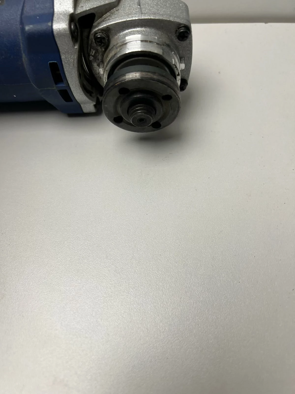 szlifierka-varo-1200-w-125mm-stan-11323-2