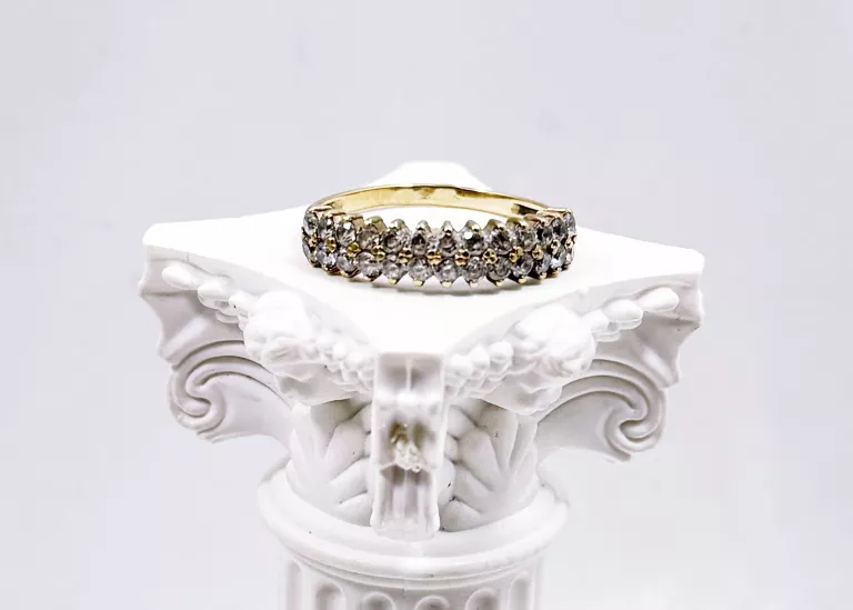 sliczny-zloty-pierscionek-z-cyrkoniami-8-karatowy-r17-stan-11323-2