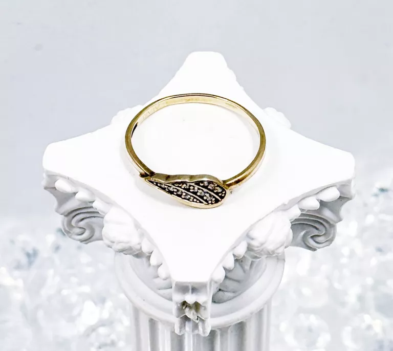 przepiekny-zloty-pierscionek-8-karatowy-r15-stan-11323-2