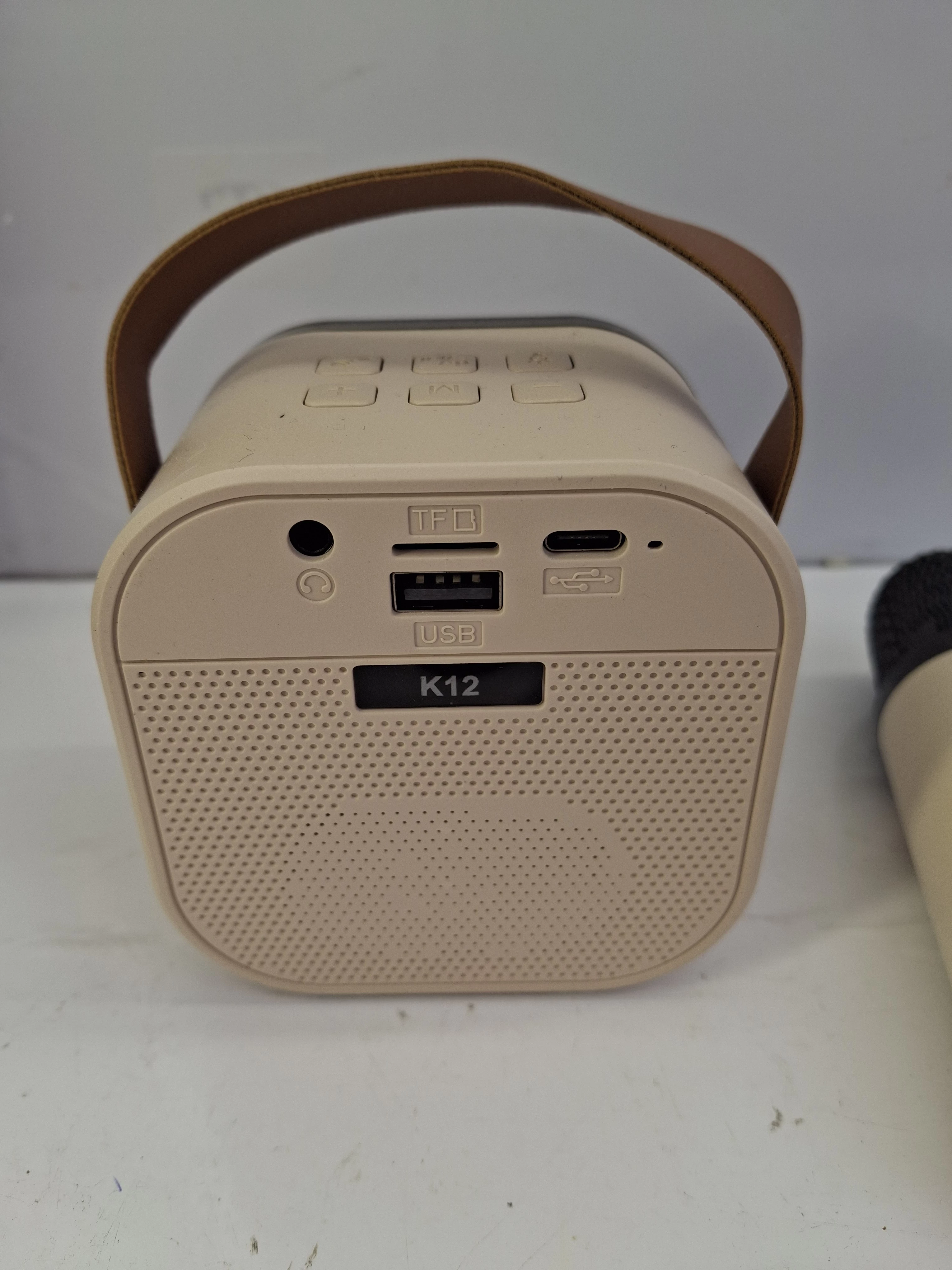 glosnik-z-mikrofonem-sinsay-marka-248811-958954