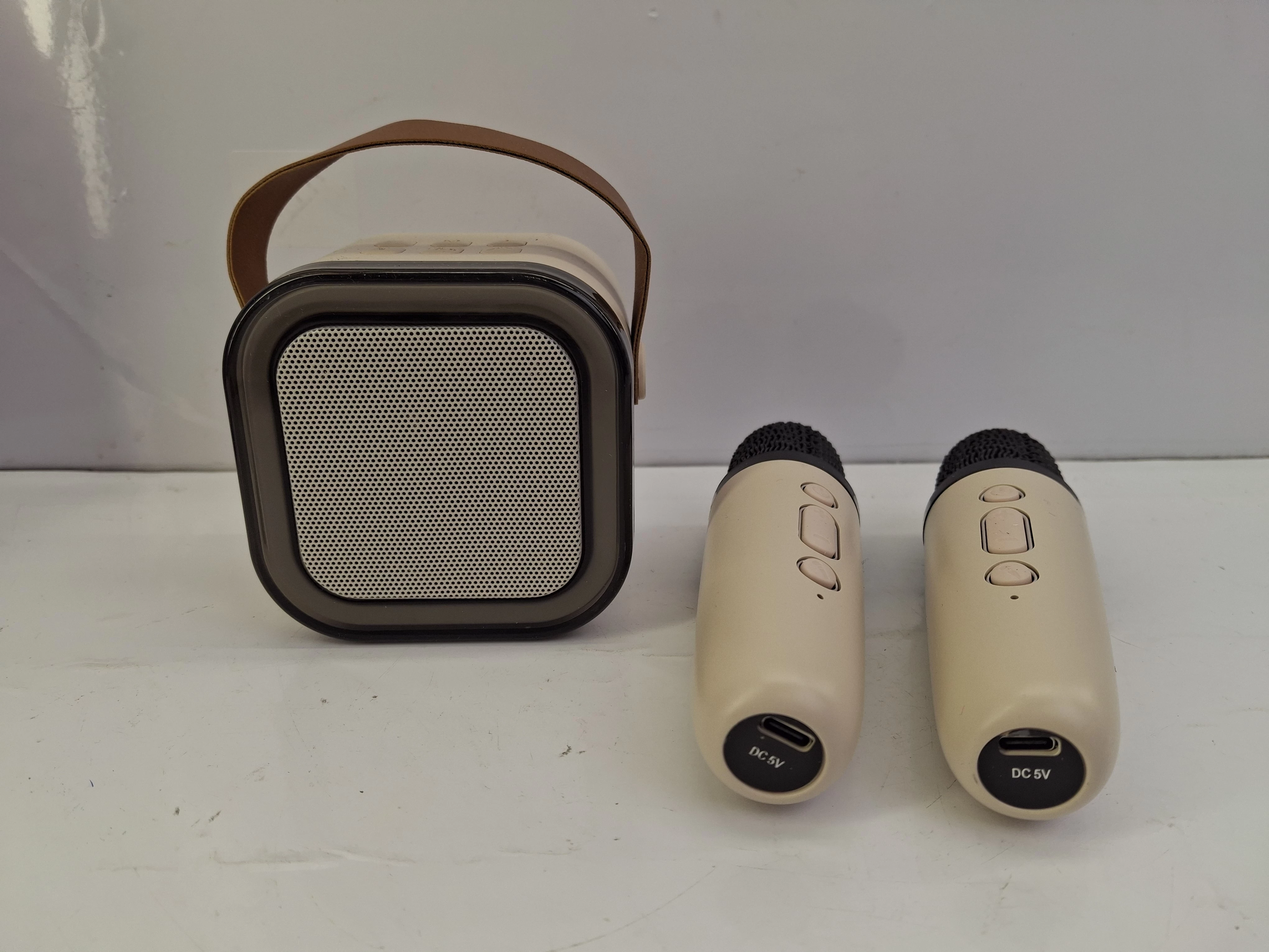 glosnik-z-mikrofonem-sinsay-model-speaker-and-microfone