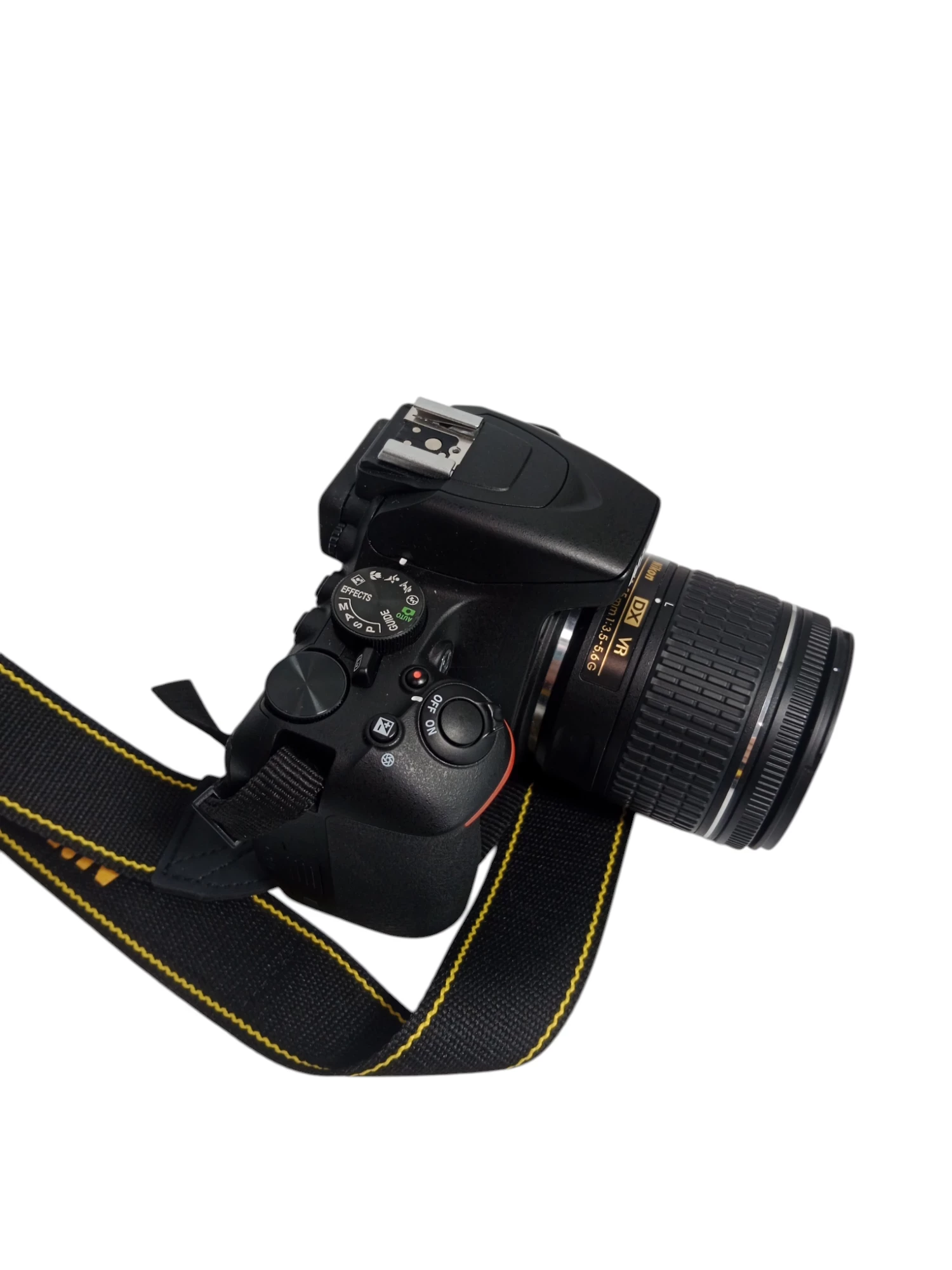 aparat-nikon-d3500-z-obiektywem-przebieg-migawki-1967-rozdzielczosc-2420