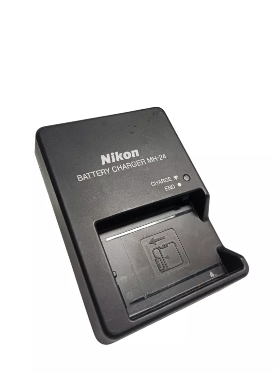 aparat-nikon-d3500-z-obiektywem-przebieg-migawki-1967-rozmiar-matrycy-206882-228774