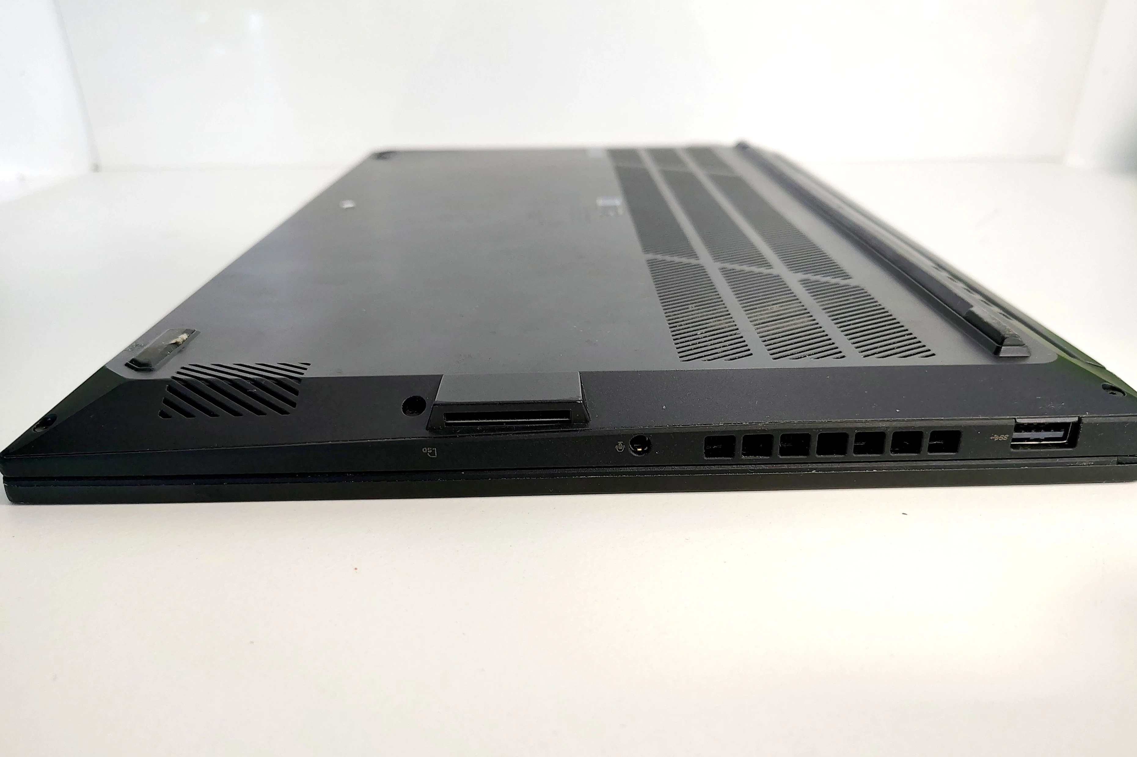 laptop-asus-q530v-16512gb-rtx3050-przekatna-ekranu-1400