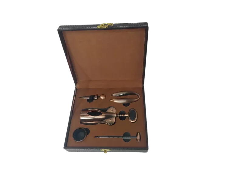 zestaw-do-wina-royal-treasure-w-skorzanym-pudelku-dluga-15-zgierz-inez