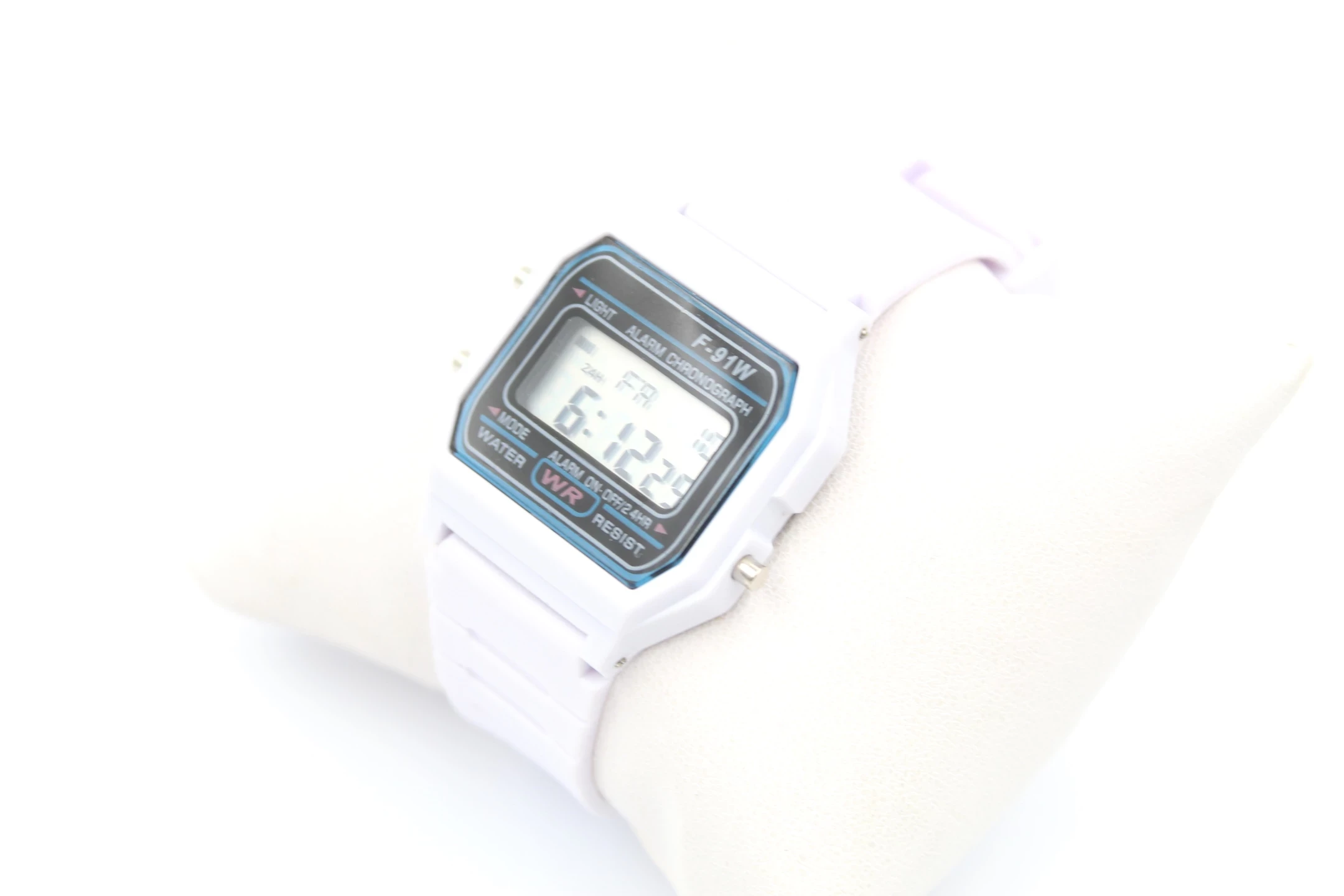 zegarek-elektroniczny-kostka-ean-gtin-4533214158688