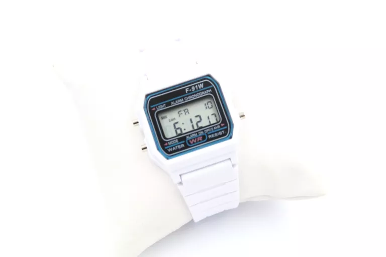 zegarek-elektroniczny-kostka-sienkiewicza-6-grudziadz