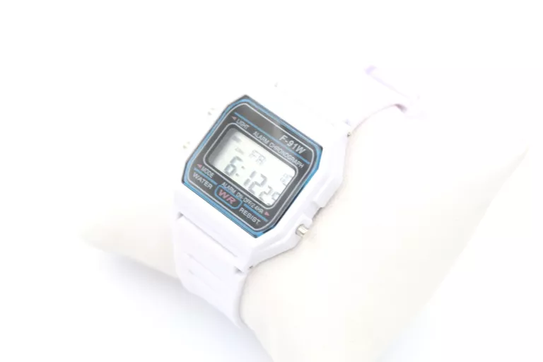 zegarek-elektroniczny-kostka-ean-gtin-4533214158688