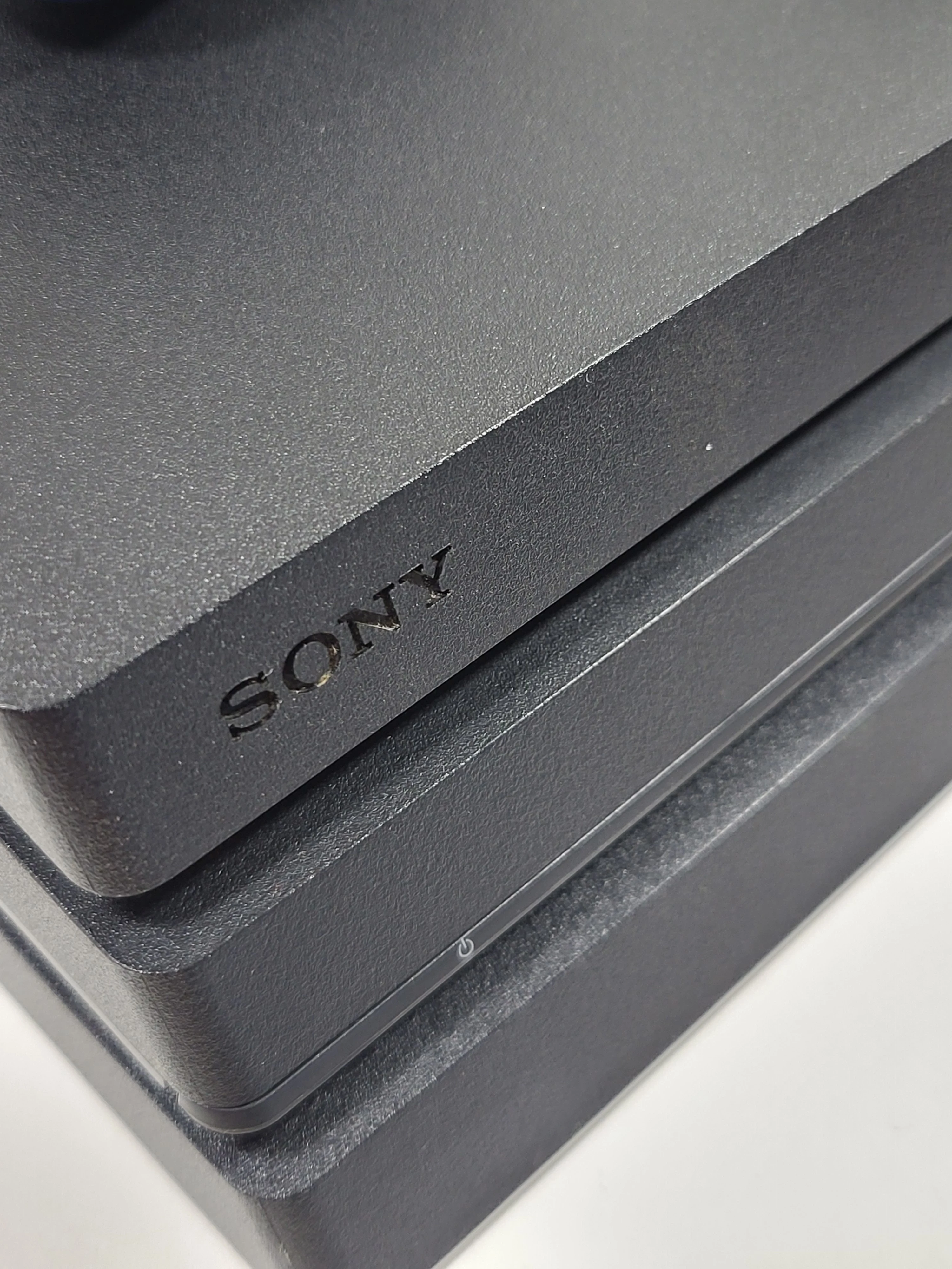 konsola-sony-ps4-pro-cuh-7216b-liczba-kontrolerow-w-zestawie-205994-225554