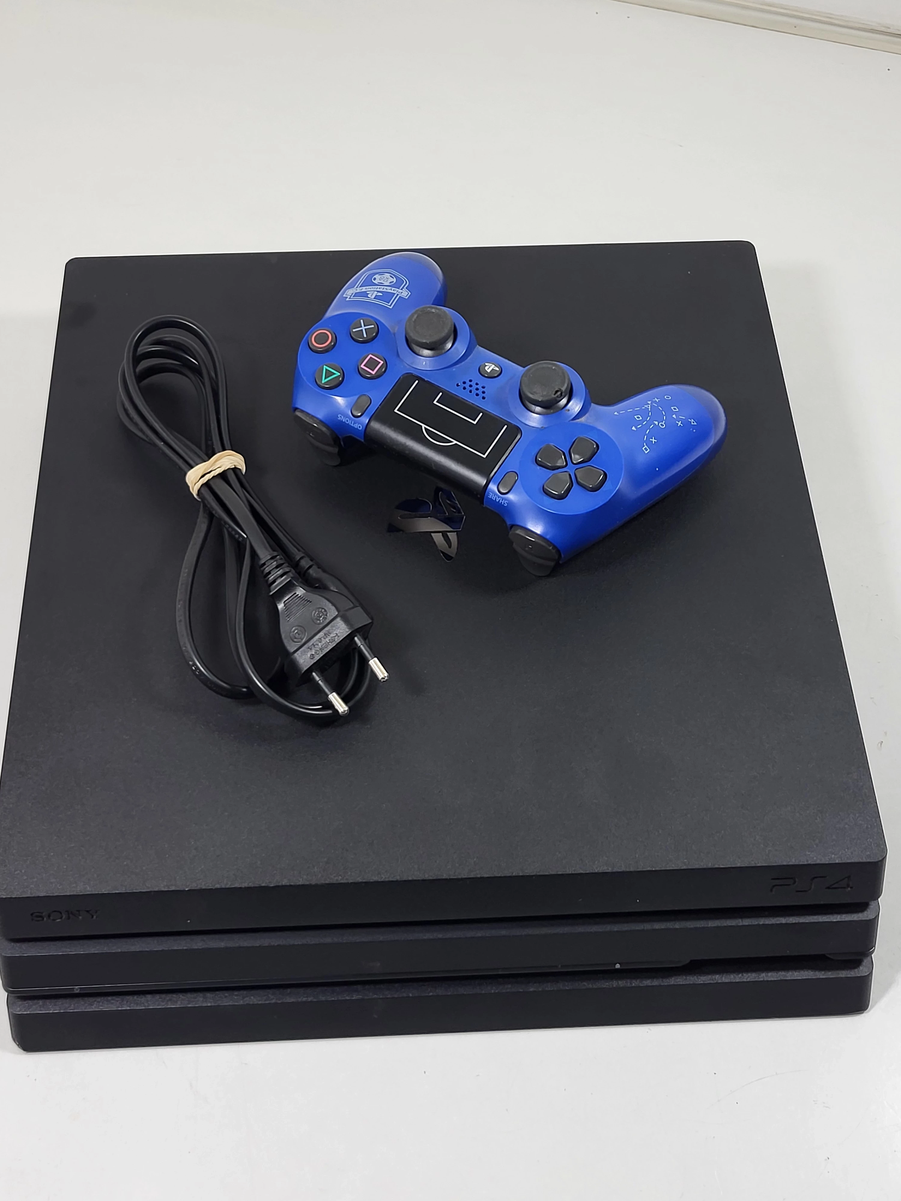 konsola-sony-ps4-pro-cuh-7216b-ean-gtin-711719405078