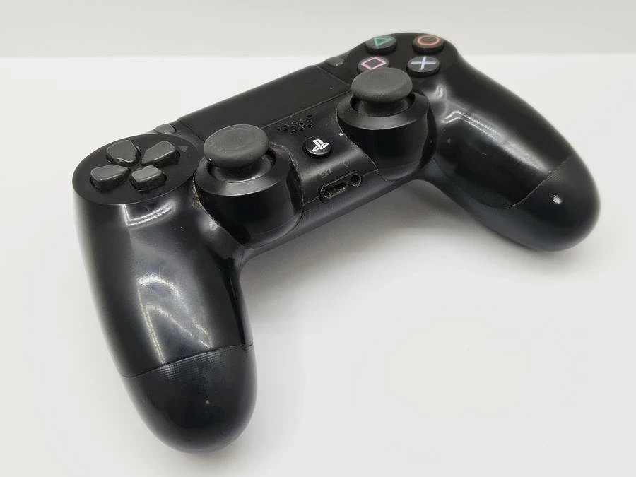 sony-dualshock4-ps4-pochodzenie-210658-243446