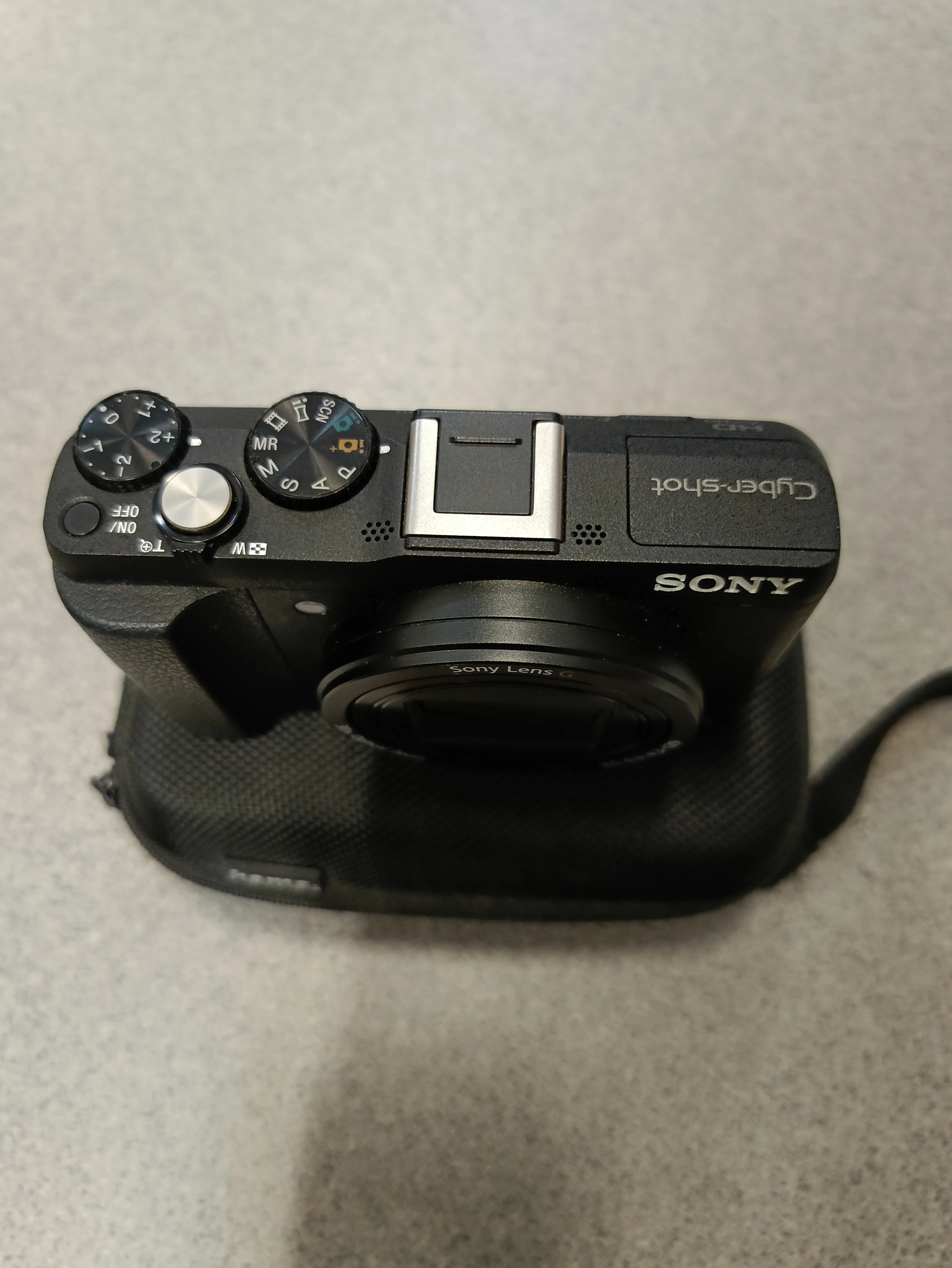 aparat-sony-dsc-hx60-zoom-optyczny-3000