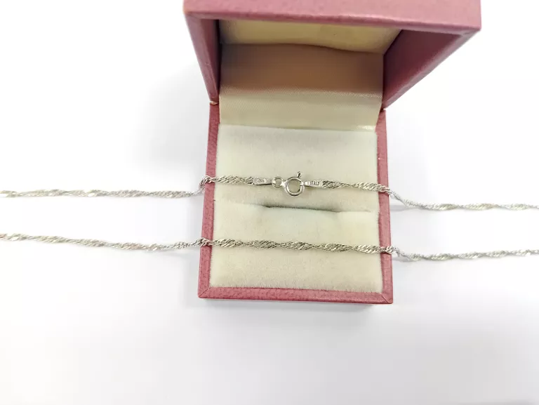 POŁYSKUJĄCY SREBRNY ŁAŃCUSZEK PR.925