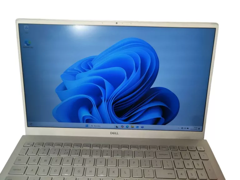 laptop-dell-inspiron-5505-ryzen-5-4500u-16256-156-amd-ryzen-5-16-gb-przekatna-ekranu-1560