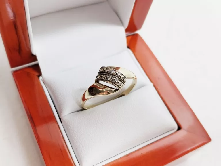 ZŁOTY PIERŚCIONEK 333, 8K, 2,18G, 23R