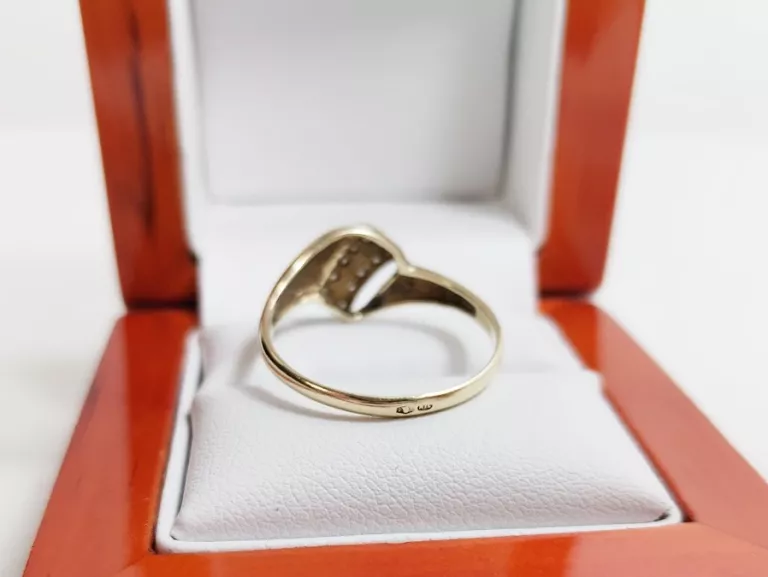 ZŁOTY PIERŚCIONEK 333, 8K, 2,18G, 23R