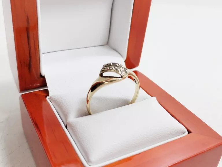 ZŁOTY PIERŚCIONEK 333, 8K, 2,18G, 23R