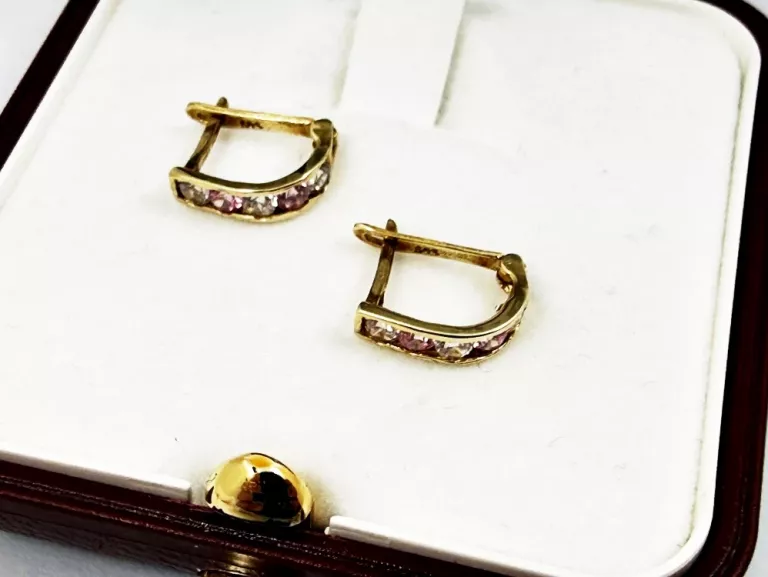 ZŁOTE KOLCZYKI 585 Z KOLOROWYMI KAMIENIAMI, BIGIEL ANGIELSKI, 0,88G