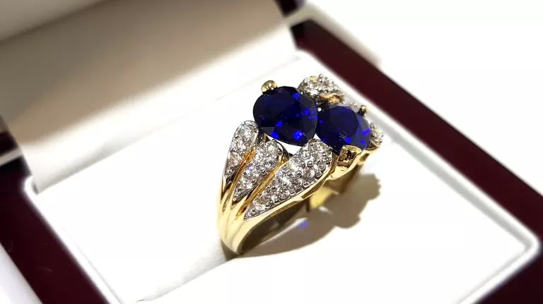 WYRÓB JUBILERSKI UŻYWANY ZŁOTY PIERŚCIONEK NIEBIESKIE KAMIENIE585 R16 6,54