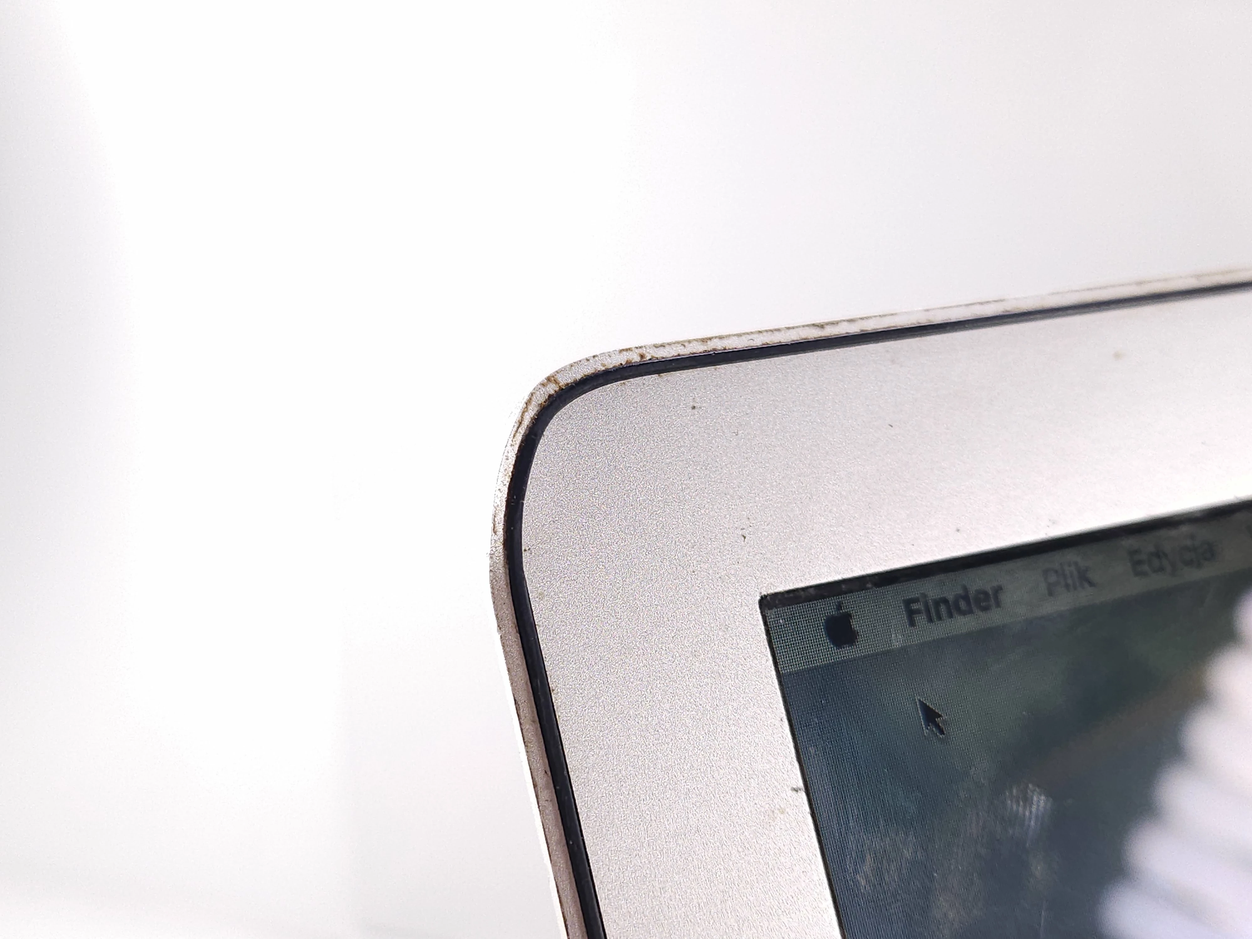 laptop-apple-macbook-air-a1466-2015-intel-i54gb-ramintelhd6000128gb-ssd-liczba-rdzeni-procesora-4329-2