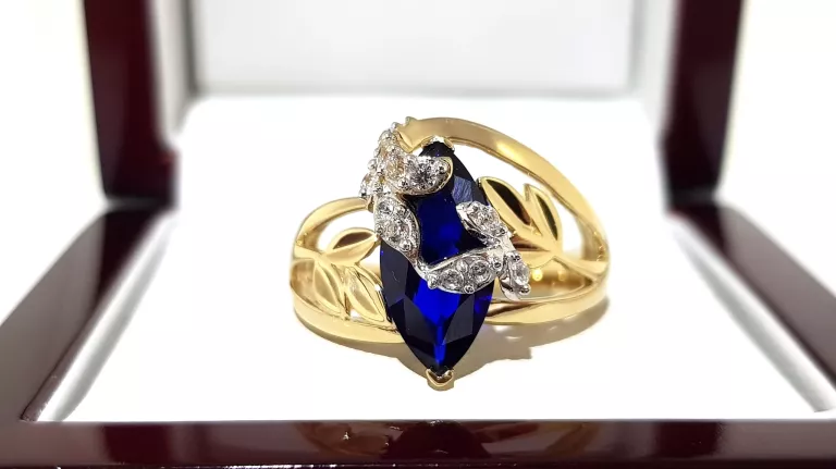 WYRÓB JUBILERSKI UŻYWANY ZŁOTY PIERŚCIONEK LISTKI NIEBIESKI P585 R17 5,70G