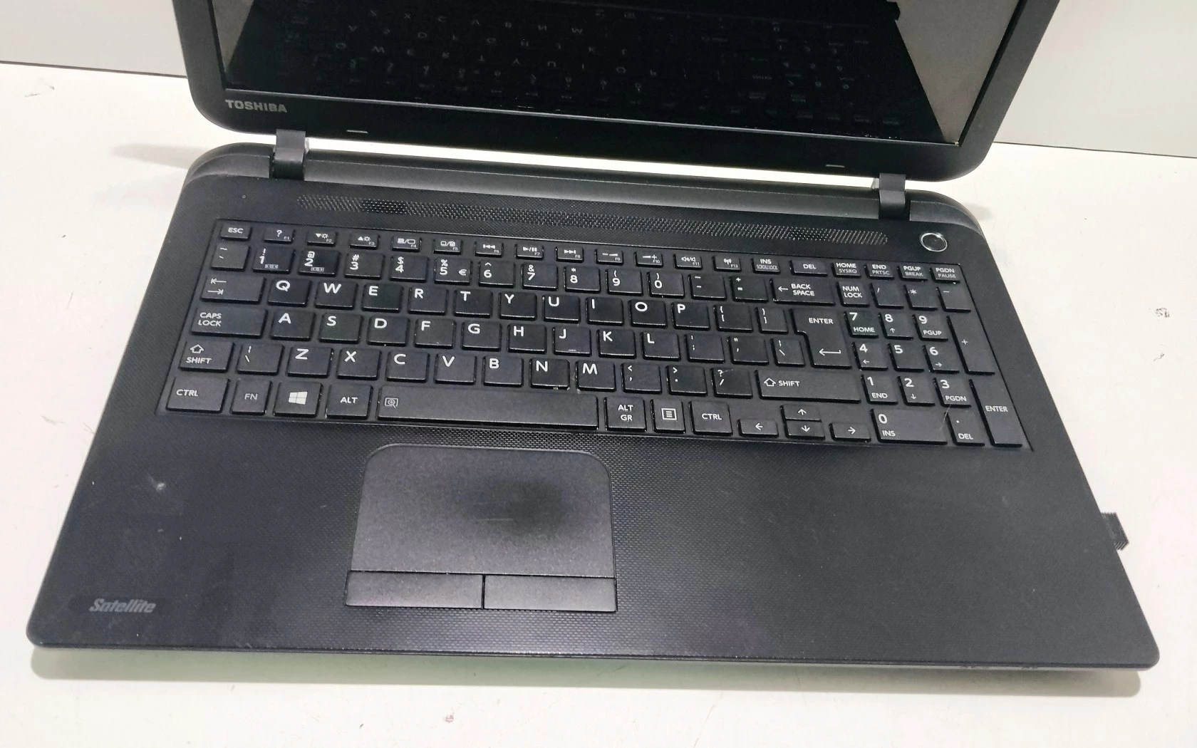 laptop-toshiba-c50-b-14d-dziala-na-lad-przekatna-ekranu-1560
