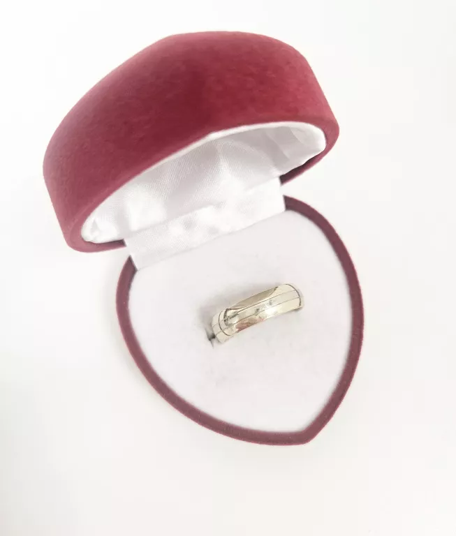 WYRÓB JUBILERSKI UŻYWANY ZŁOTA OBRĄCZKA 585/6,01G