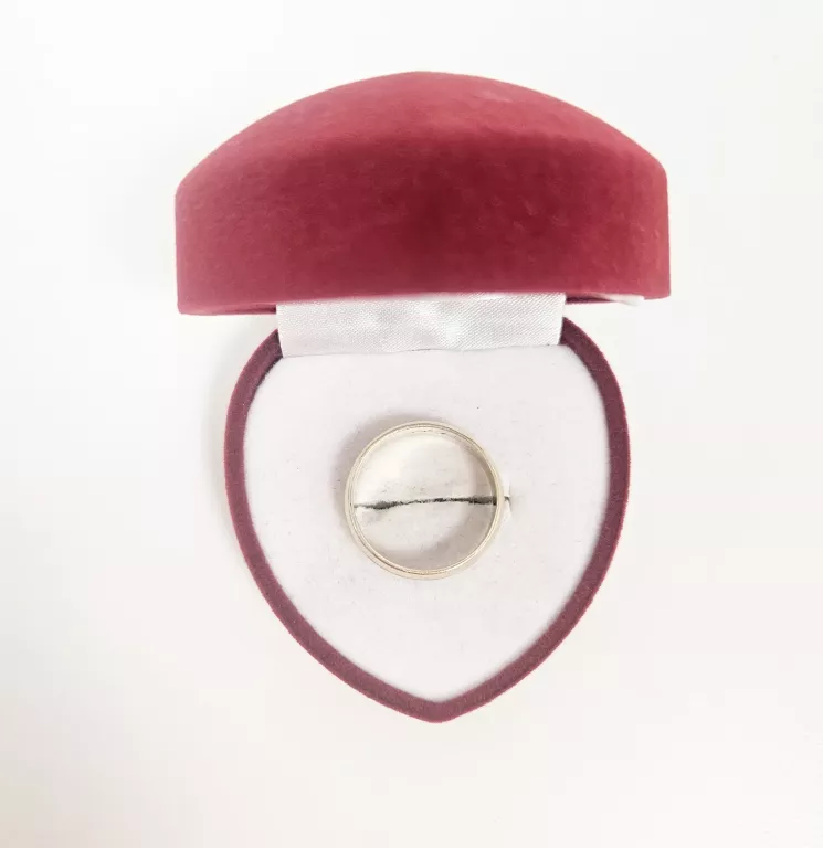 WYRÓB JUBILERSKI UŻYWANY ZŁOTA OBRĄCZKA 585/6,01G