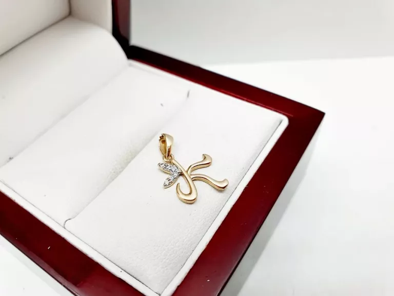 UROCZA DELIKATNA ZŁOTA ZAWIESZKA LITERKA K CYRKONIE P333 8CT 0,44G