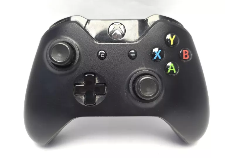 PAD DO XBOX ONE M:1537 CZARNY - WADA