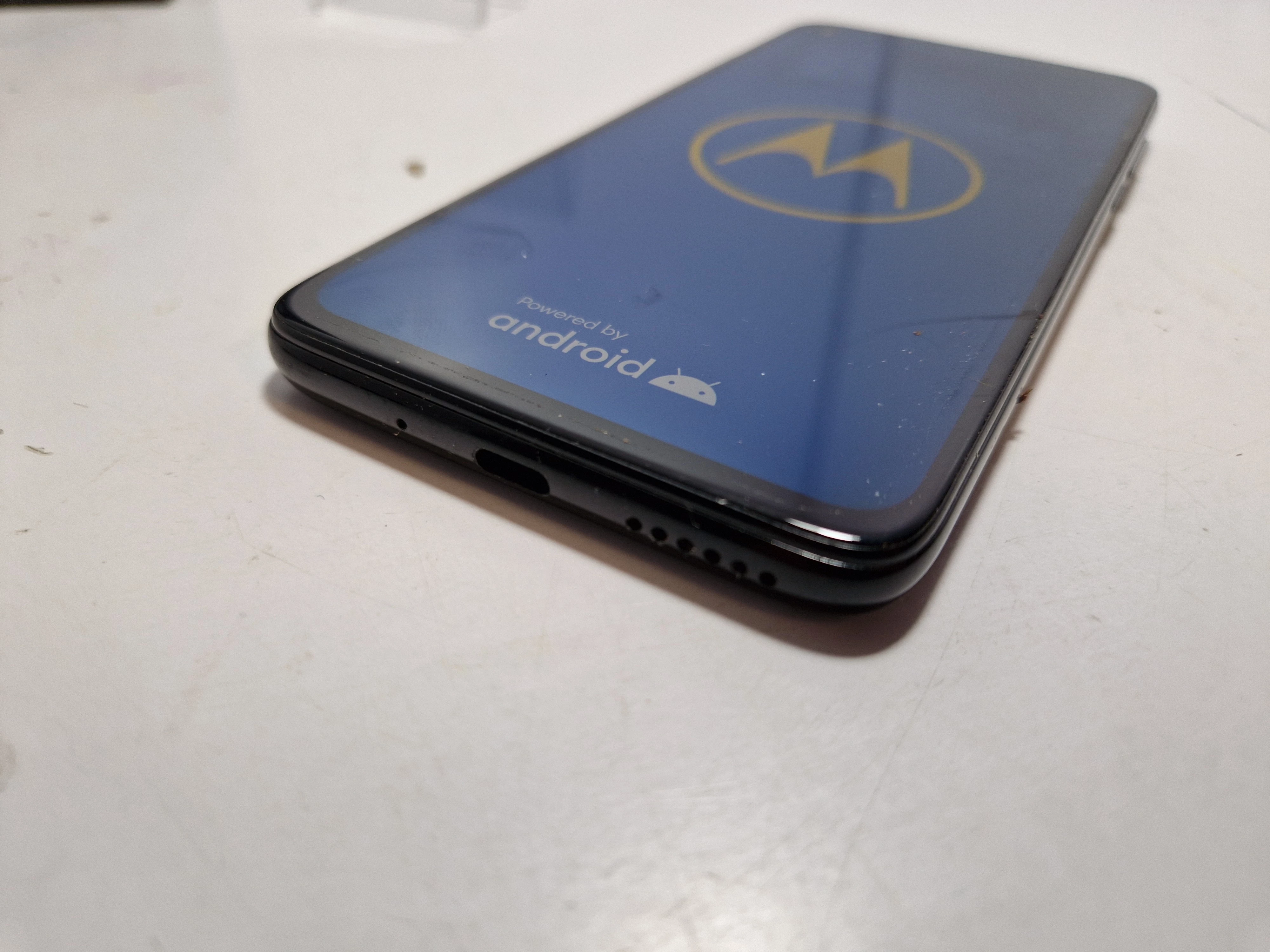 telefon-motorola-moto-g8-power-ean-gtin-0840023201134