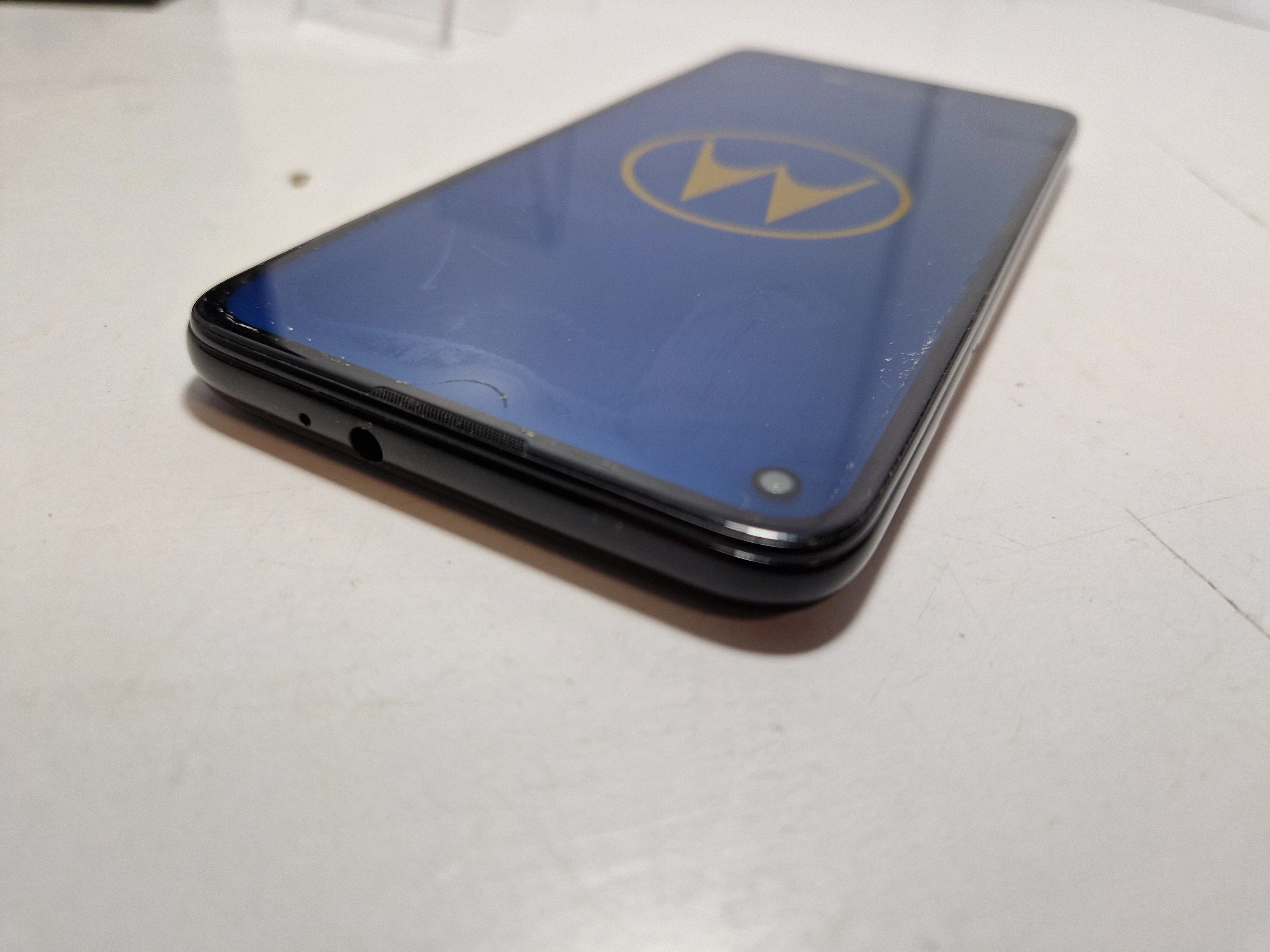 telefon-motorola-moto-g8-power-kod-producenta-pahf0004pl-xt2041-3