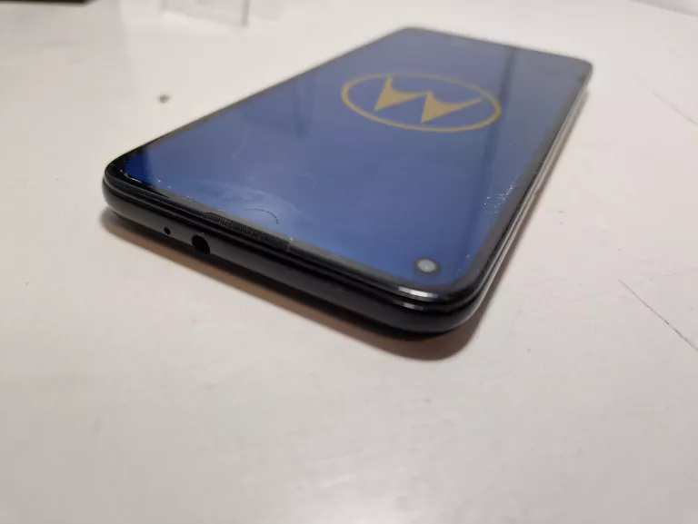 telefon-motorola-moto-g8-power-kod-producenta-pahf0004pl-xt2041-3