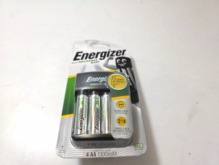ŁADOWARKA DO AKUMULATORKÓW ENERGIZER Z AKU 4X 1300MAH KPL
