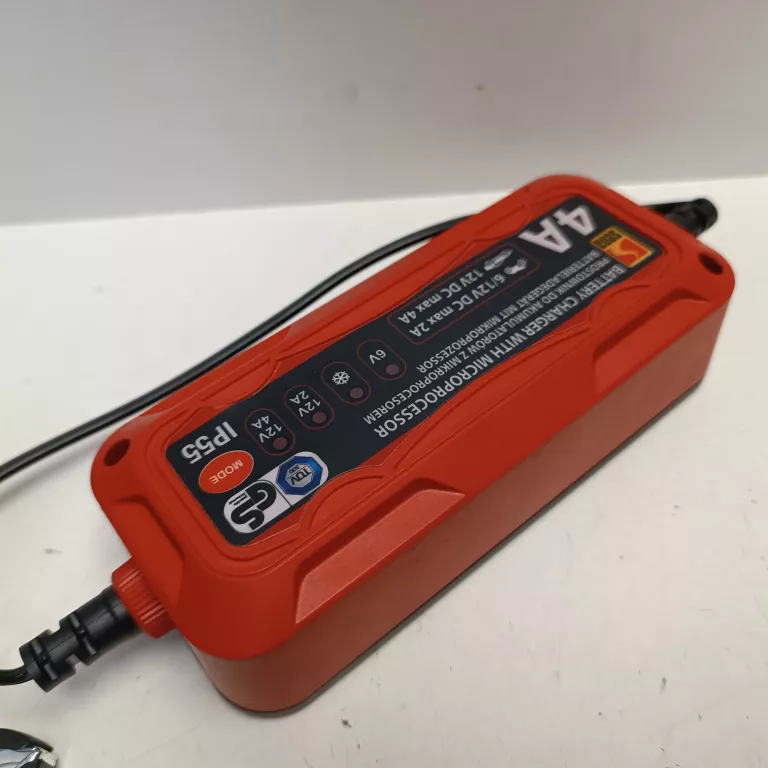 ŁADOWARKA PROSTOWNIK SAMOCHODOWY DO AKUMULATORÓW DC 2/4 A, 6V I 12V  IP55
