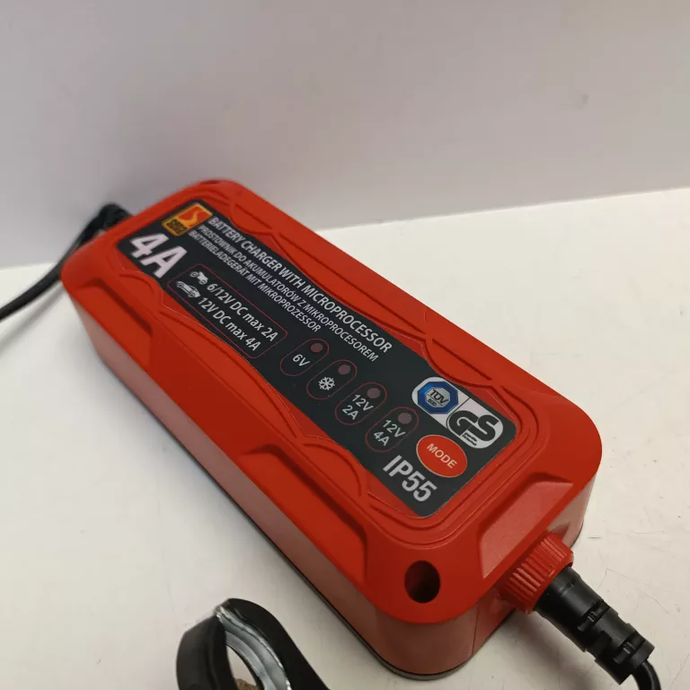 ŁADOWARKA PROSTOWNIK SAMOCHODOWY DO AKUMULATORÓW DC 2/4 A, 6V I 12V  IP55