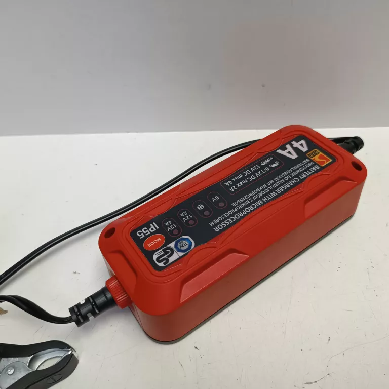 ŁADOWARKA PROSTOWNIK SAMOCHODOWY DO AKUMULATORÓW DC 2/4 A, 6V I 12V  IP55