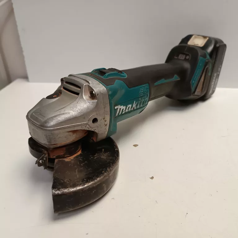 SZLIFIERKA KĄTOWA MAKITA DGA504