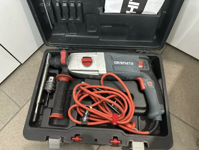 MŁOTOWIERTARKA GRAPHITE SDS PLUS 900 W 58G528 WALIZKA